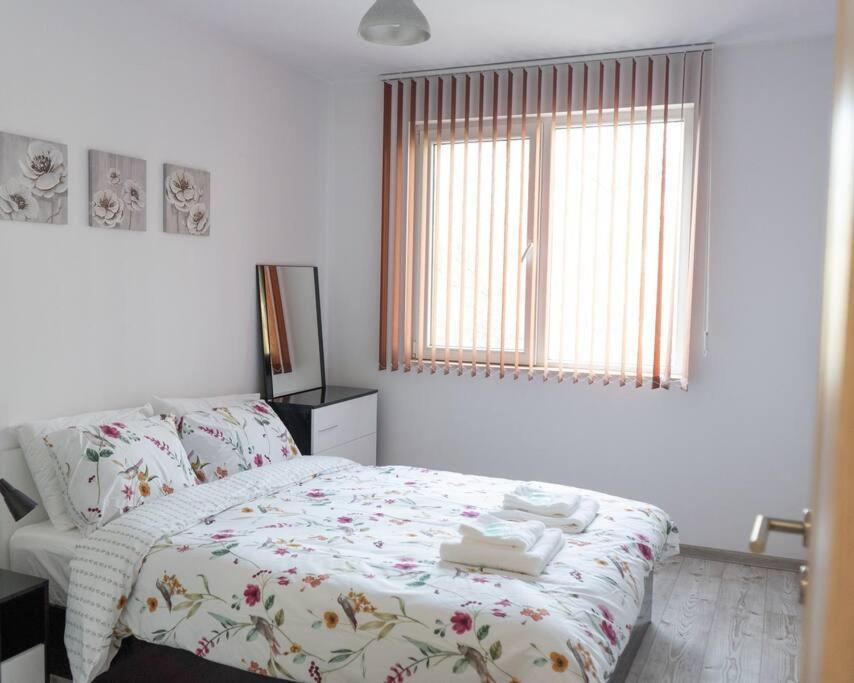 Modern & Bright 1Bd Apartment Near Main Square พลอฟดิฟ ภายนอก รูปภาพ