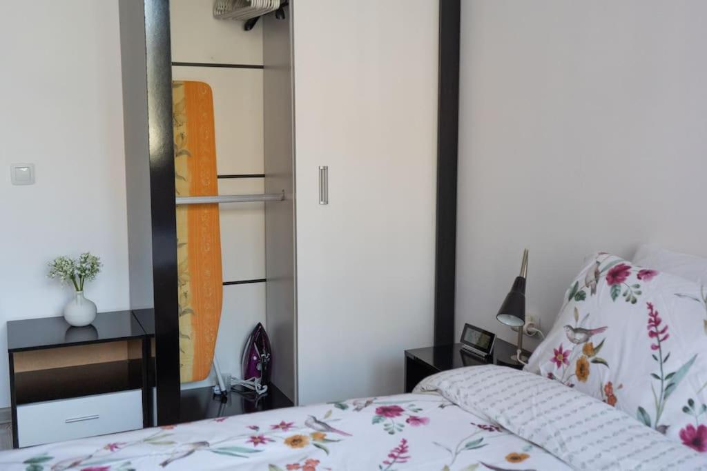 Modern & Bright 1Bd Apartment Near Main Square พลอฟดิฟ ภายนอก รูปภาพ