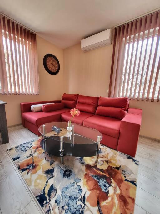 Modern & Bright 1Bd Apartment Near Main Square พลอฟดิฟ ภายนอก รูปภาพ